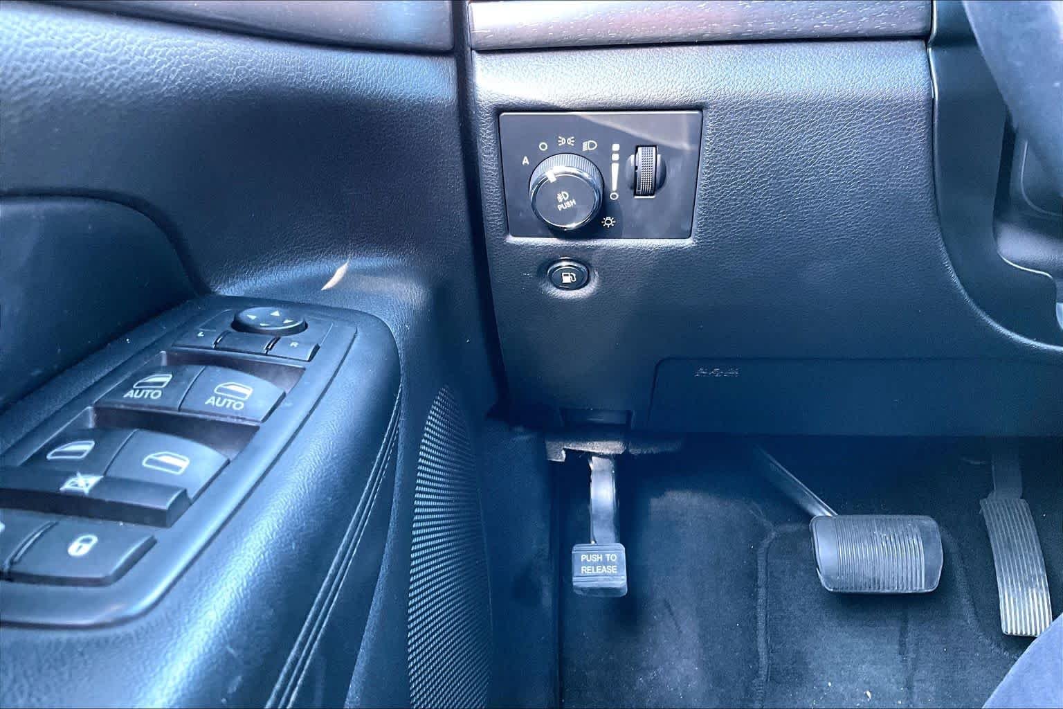 Used 2015 Granite Crystal Metallic Clearcoat Jeep Laredo image 32