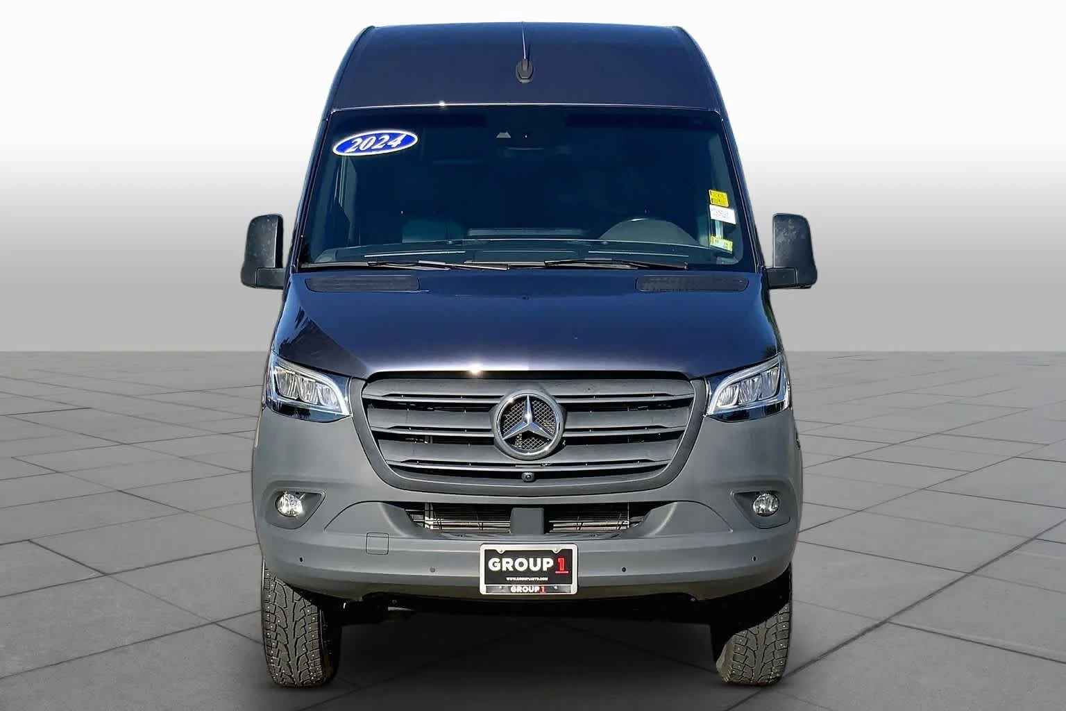 Used 2024 Tenorite Grey Metallic Mercedes-Benz  image 4