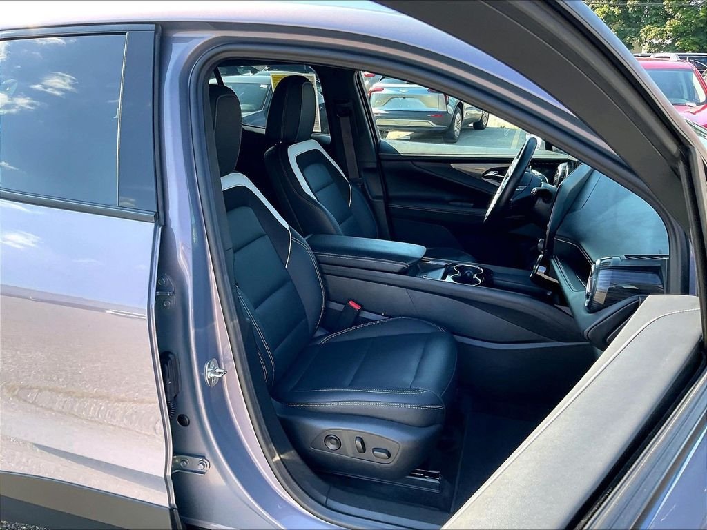 Used 2024 Gray Chevrolet LT image 11