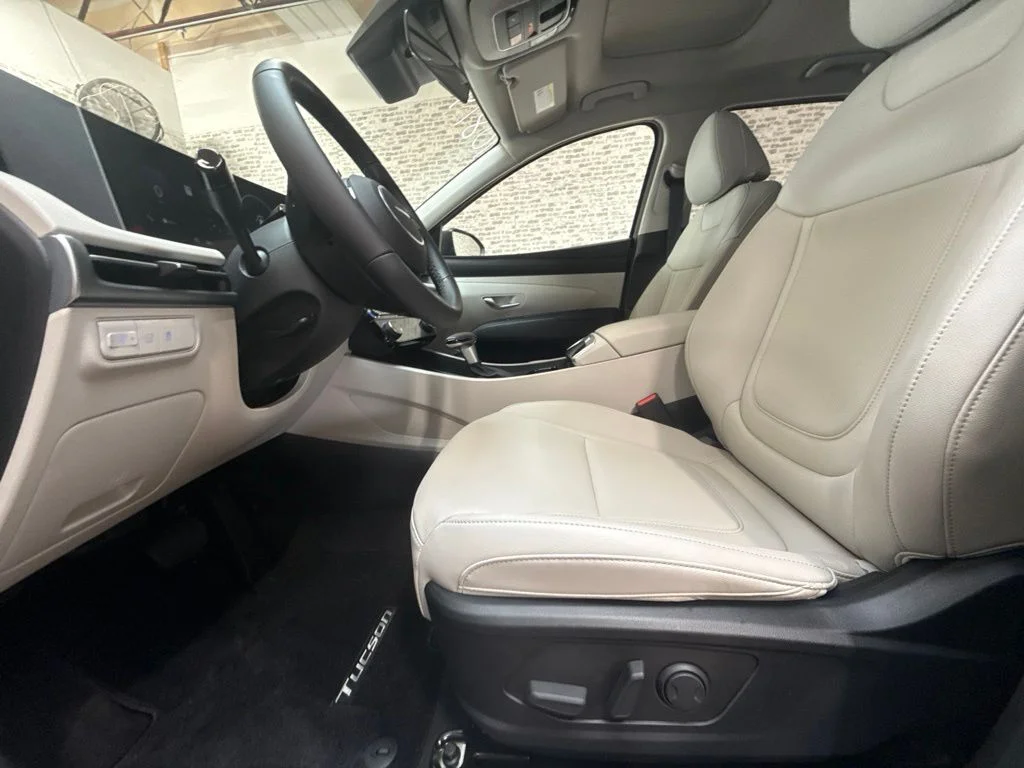 New 2026 Shimmering Silver Hyundai SEL Premium image 24