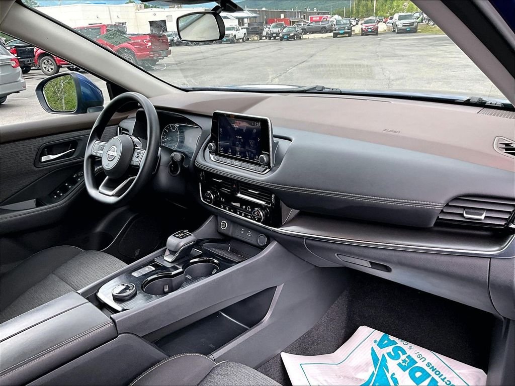 Used 2022 Caspian Blue Metallic Nissan SV image 14