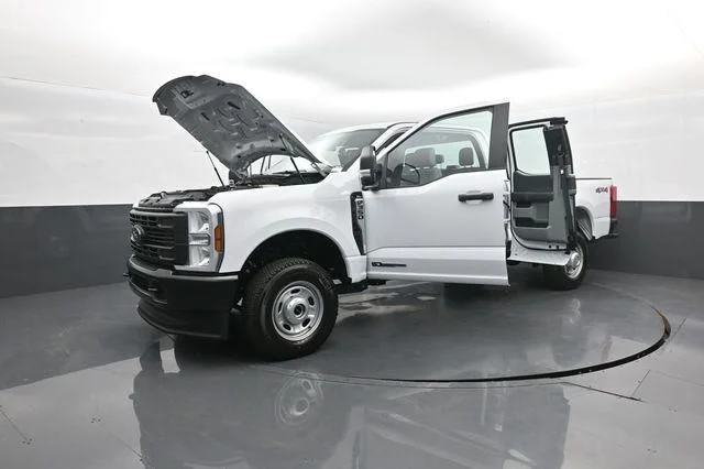 New 2026 Oxford White Ford F-350® XL image 30