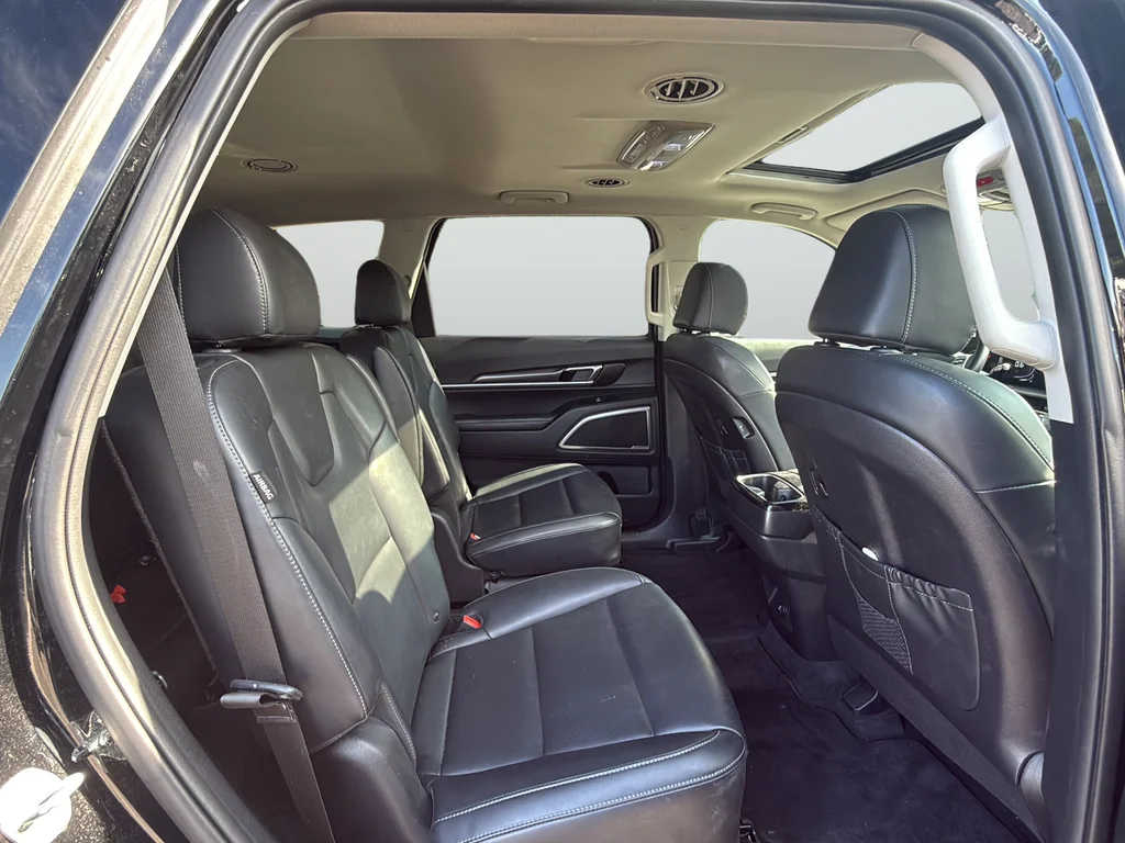 Used 2025 Black Kia S image 25