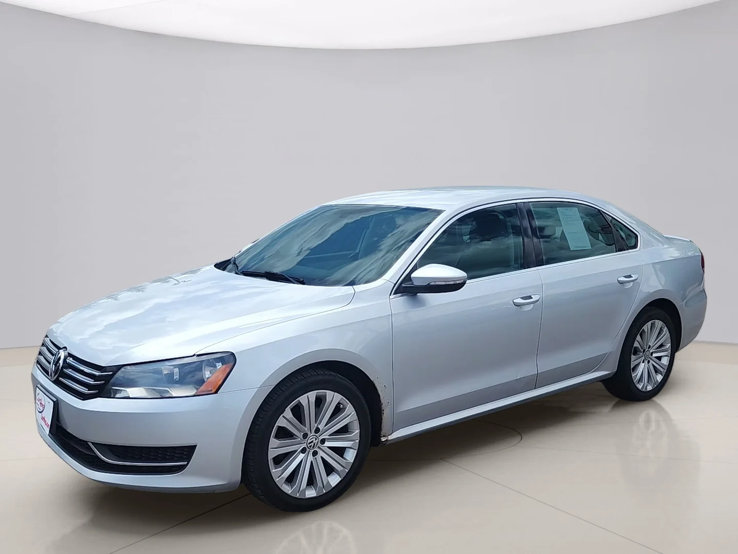 Used 2012 Silver Volkswagen SE image 1