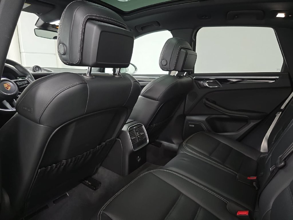 Certified Used 2023  Porsche T image 28