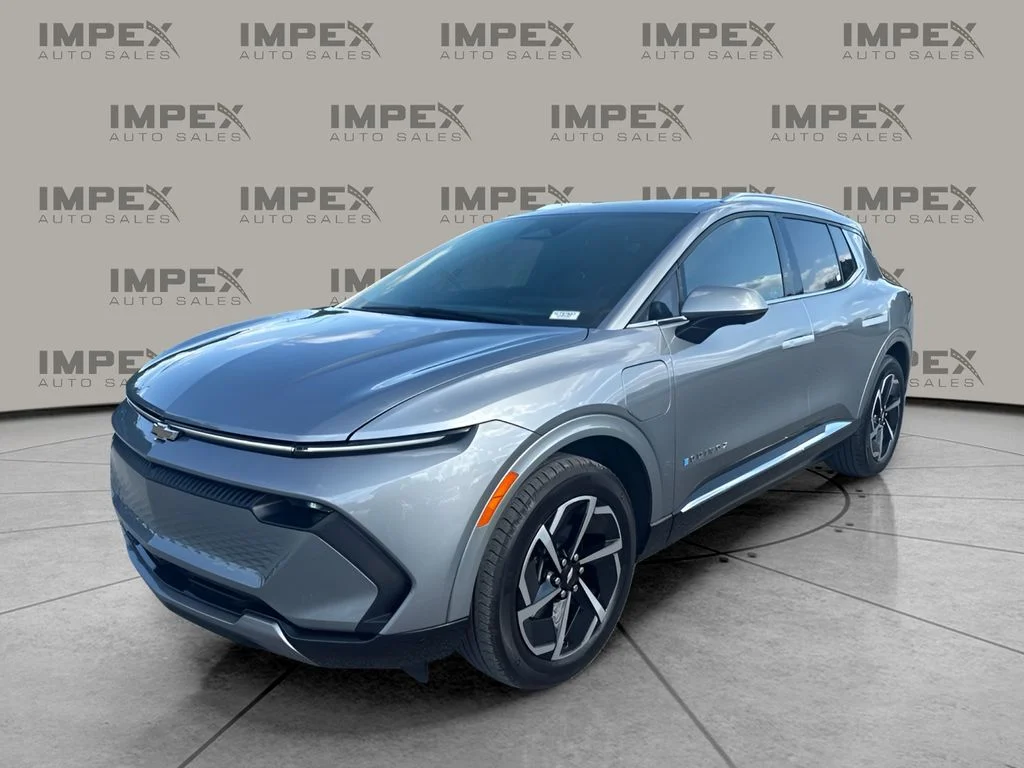 Used 2025 Gray Chevrolet LT image 1
