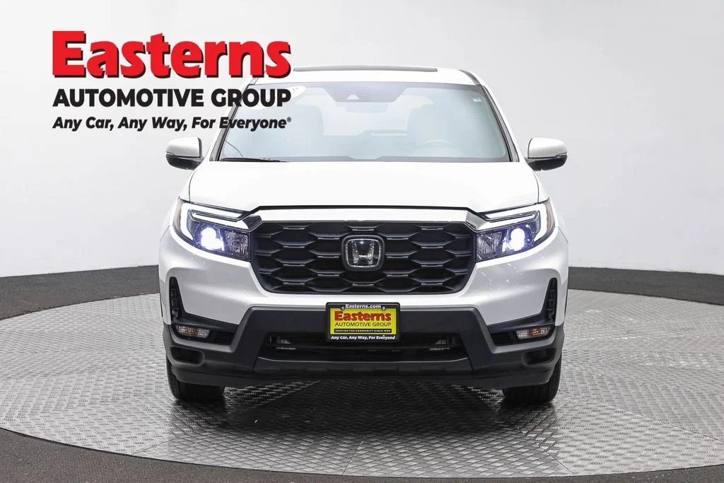 Used 2023 White Honda EX-L image 2