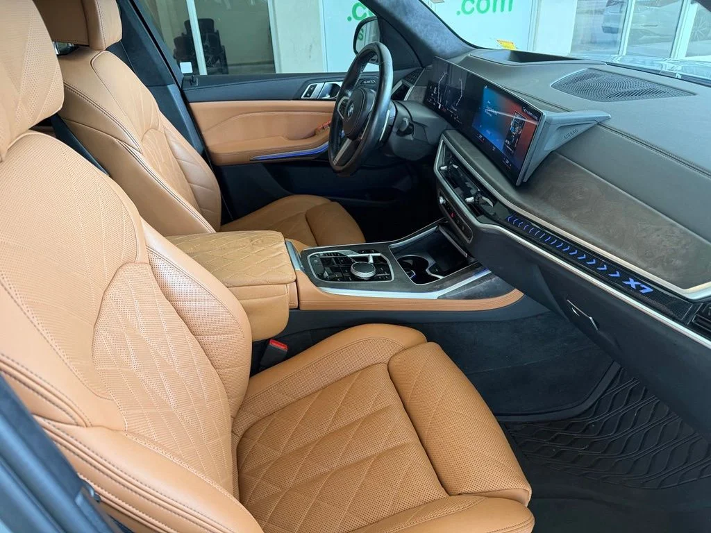 Used 2023 Gray BMW xDrive40i image 26
