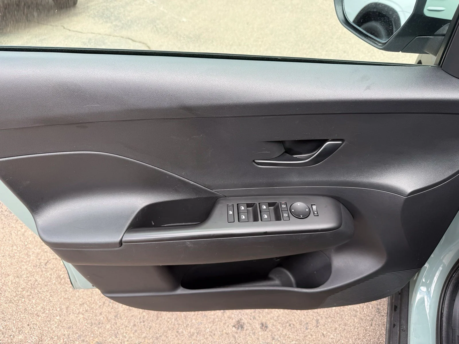 2025 Hyundai Kona SEL - Photo 11