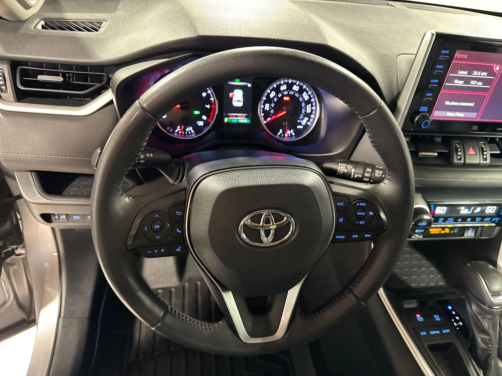 Used 2019 Silver Sky Metallic Toyota XLE Premium image 19