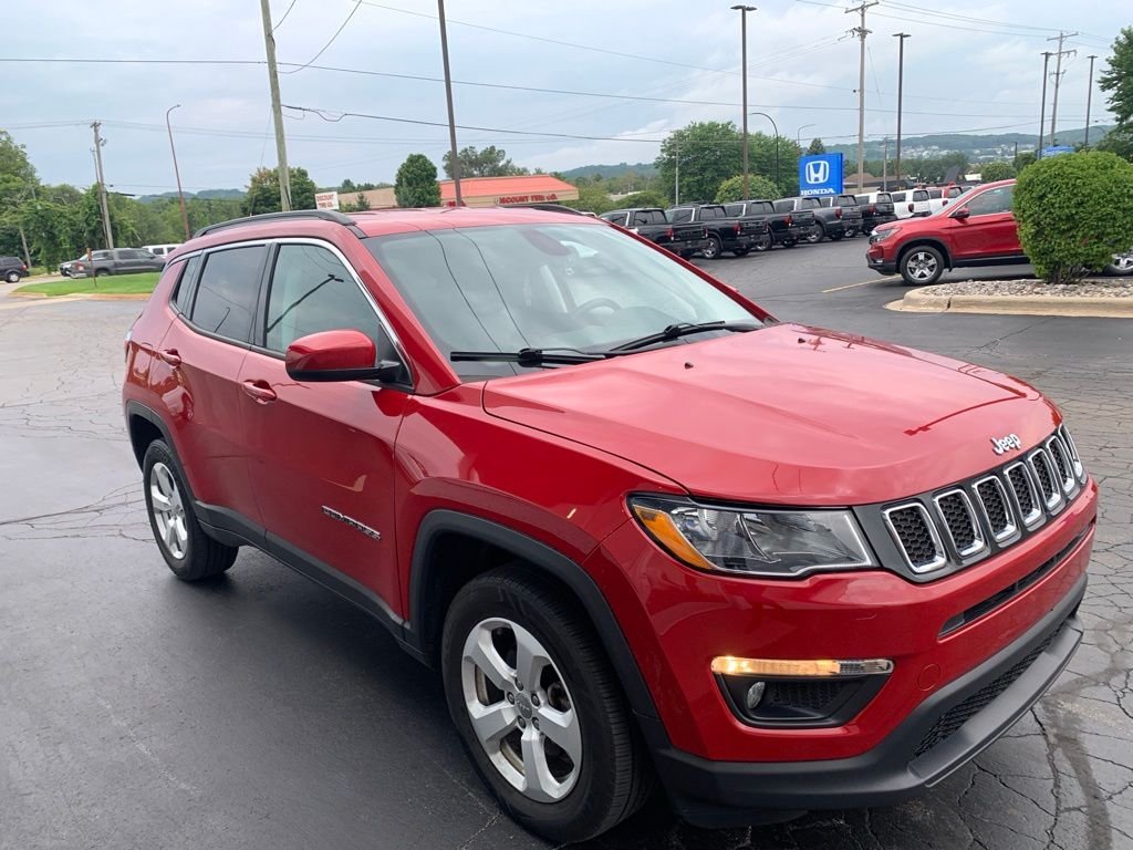 Used 2019 Redline Pearlcoat Jeep Latitude image 15