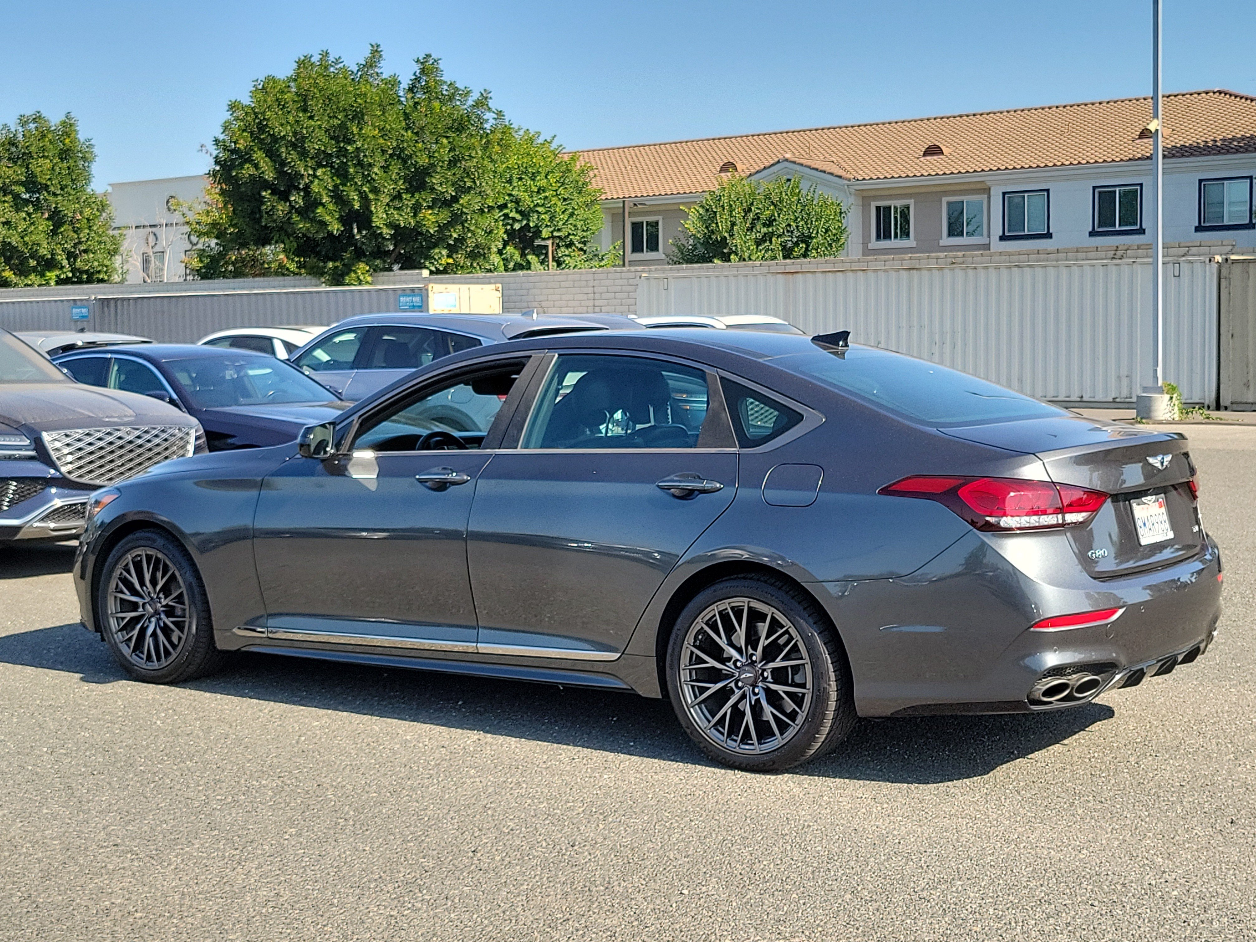 Used 2019 Himalayan Gray Genesis 3.3T Sport image 27