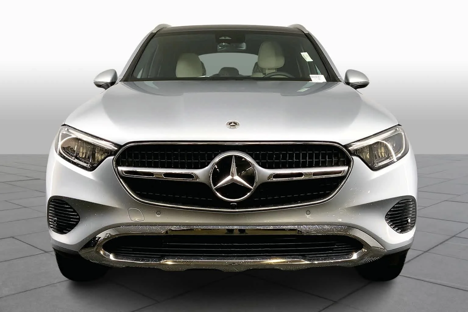 Used 2025 Cirrus Silver Metallic Mercedes-Benz GLC 300 image 3