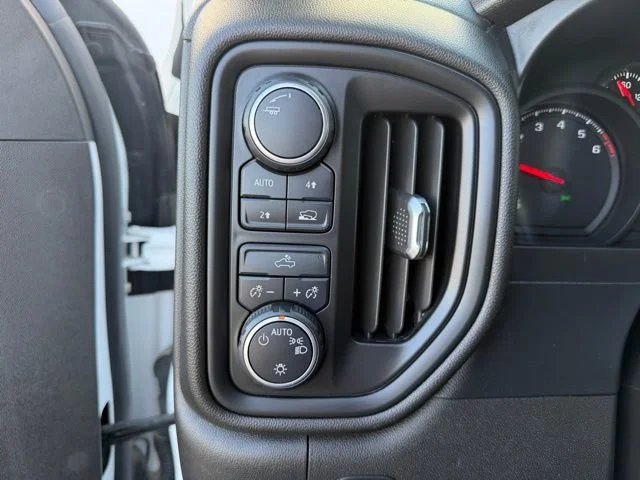 Used 2021 White Chevrolet Custom image 20