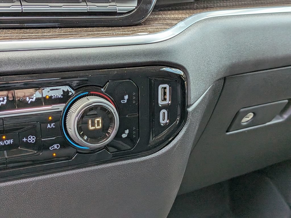 2025 Chevrolet Silverado 1500 LT - Photo 19