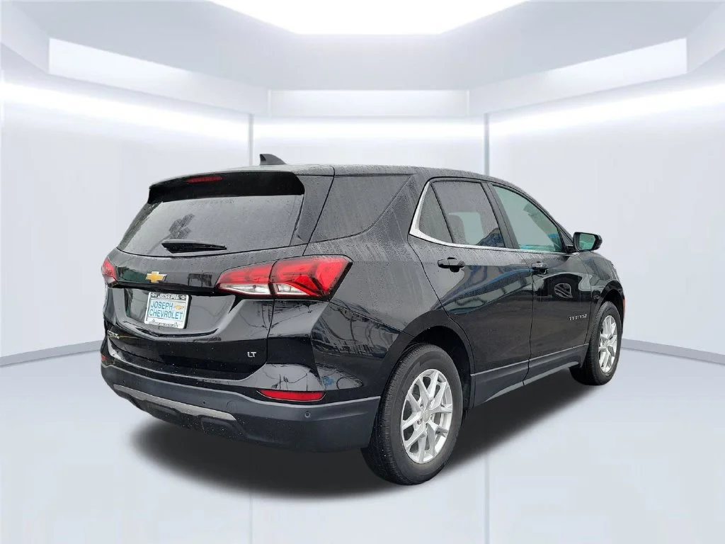 Used 2023 Mosaic Black Metallic Chevrolet LT image 5