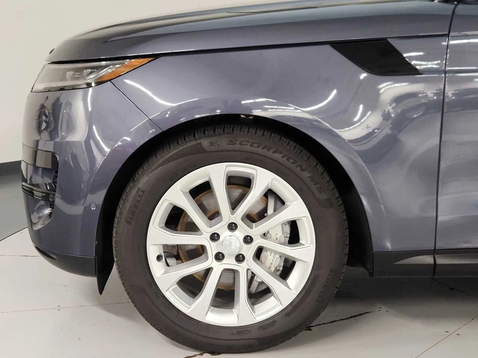 Used 2025 Varesine Blue Metallic Land Rover SE image 20