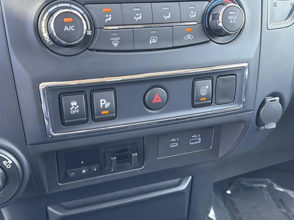 Used 2022 SUPER BLACK Nissan SV image 18