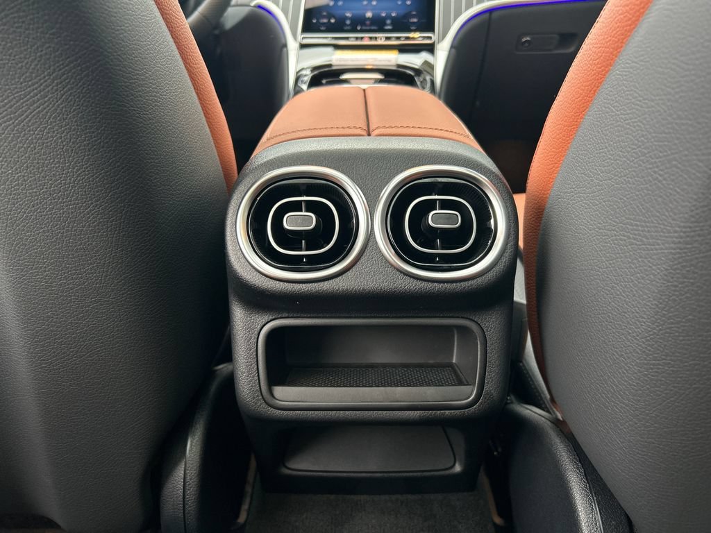 New 2027 Polar White Mercedes-Benz GLC 300 image 59