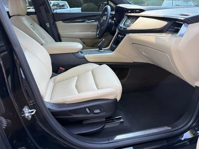 Used 2017 STELLAR BLACK METALLIC Cadillac FWD image 13