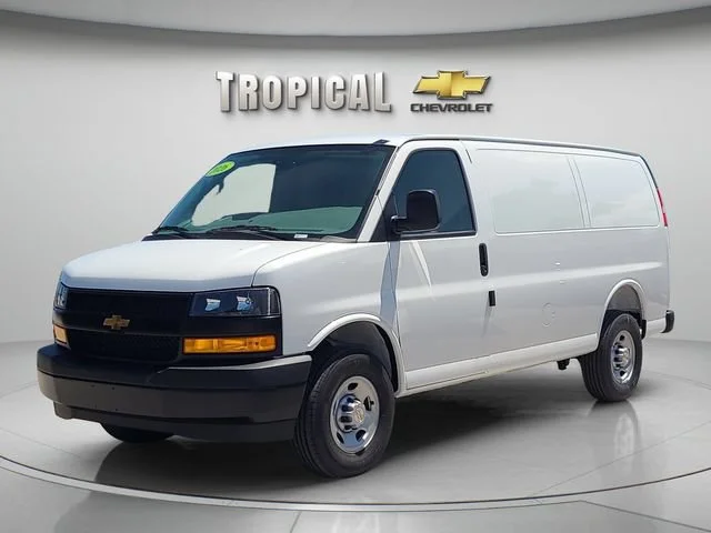 New 2026 Summit White Chevrolet WT image 1