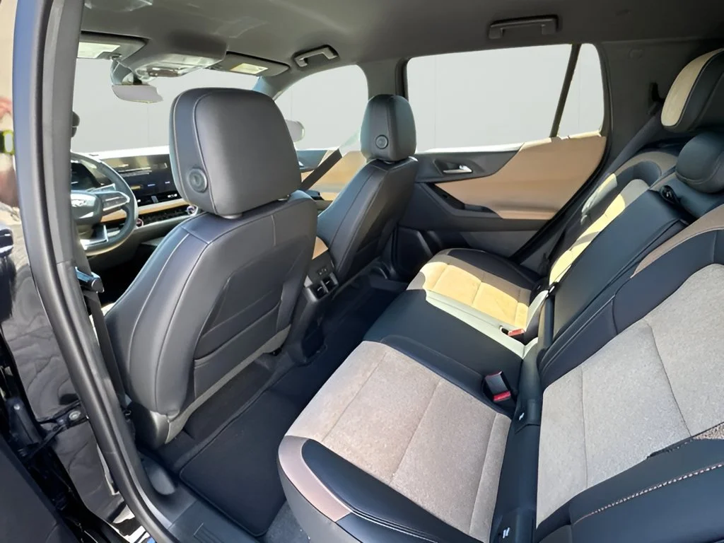 New 2027 Mosaic Black Metallic Chevrolet ACTIV image 14