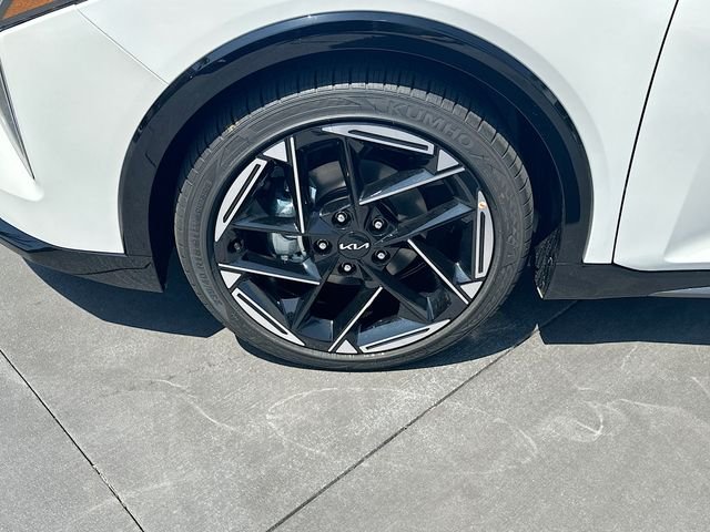 New 2026 Snow White Pearl Kia GT-Line image 32