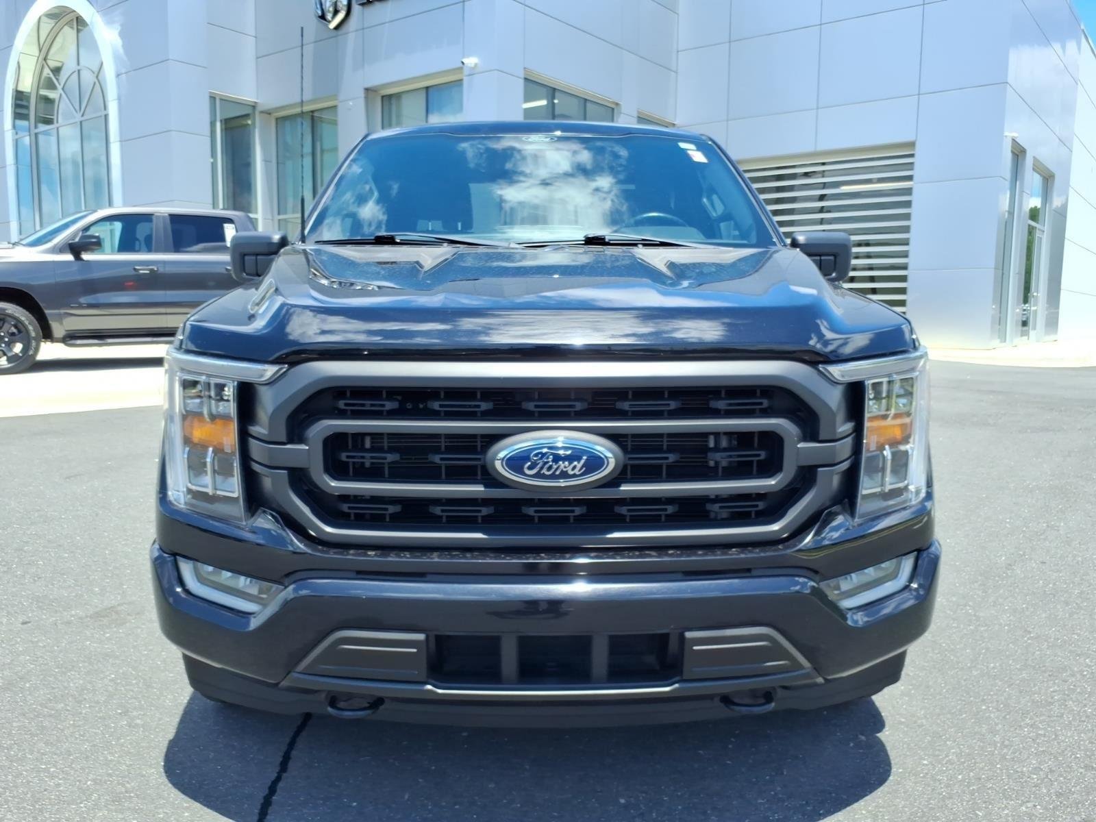 Used 2022 Agate Black Metallic Ford XLT image 14