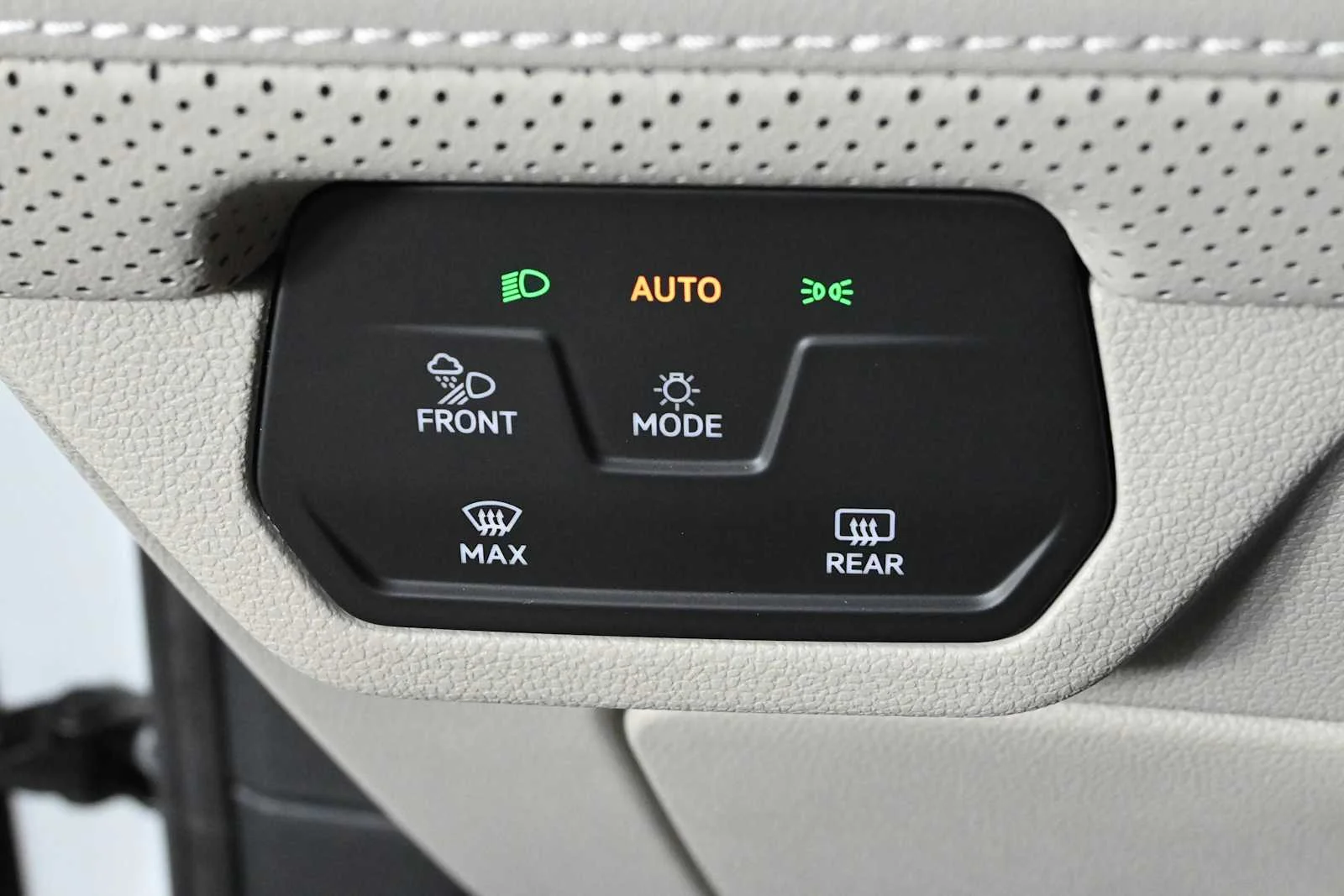New 2026 Opal White Pearl Volkswagen 2.0T SE image 21