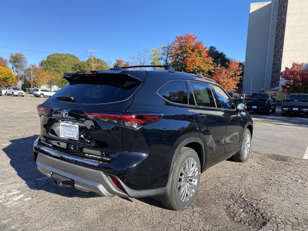 New 2026 Midnight Black Metallic Toyota Platinum image 3