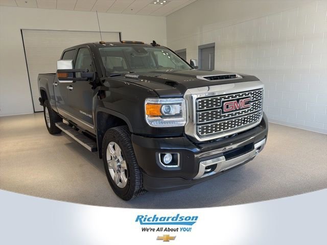 2018 GMC Sierra 4WD Crew Cab Standard Box Denali's photo