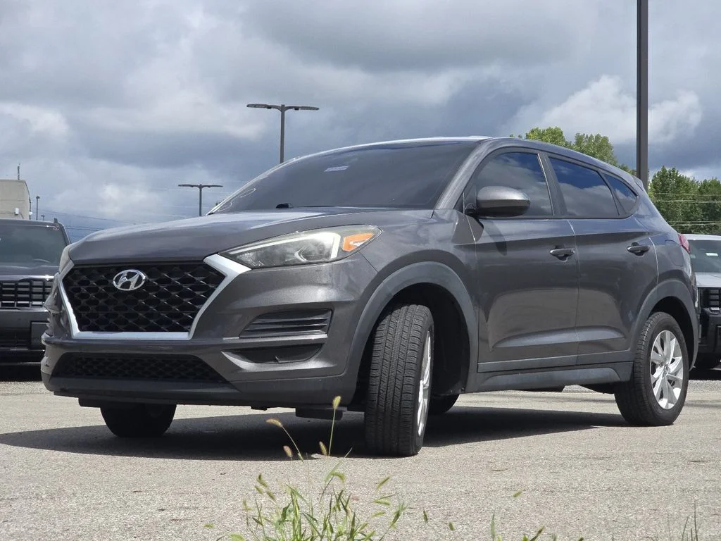 Used 2020 Gray Hyundai SE image 9
