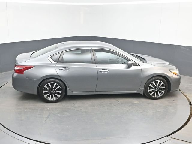 Used 2018 Gray Nissan 2.5 SV image 37