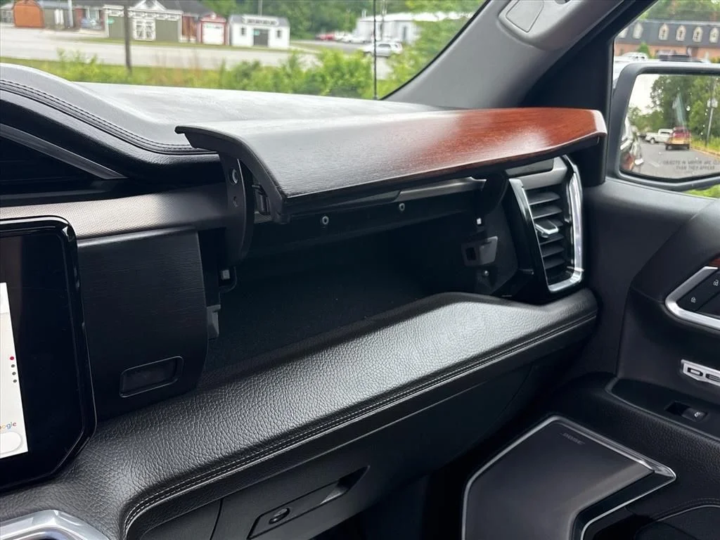 Used 2022 Black GMC Denali image 40