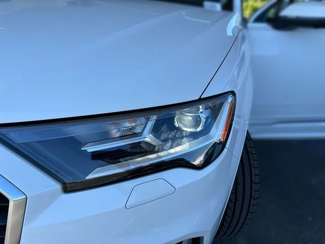 Used 2023 White Audi 55 Premium Plus image 9