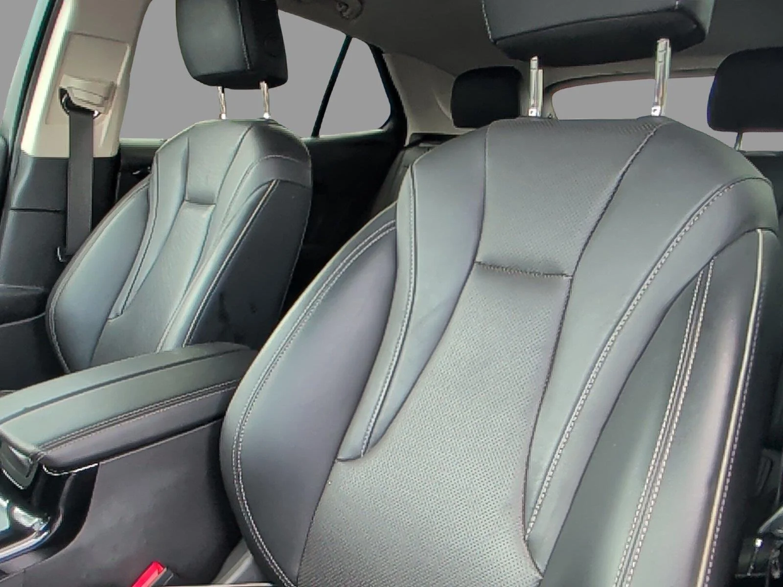 Used 2023 Ebony Twilight Metallic Buick Essence image 12