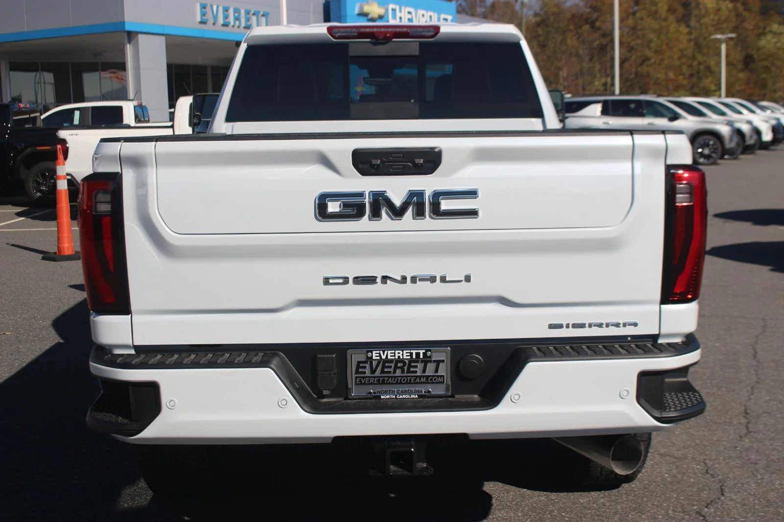 New 2026 Glacier White Tricoat GMC Denali Ultimate image 6