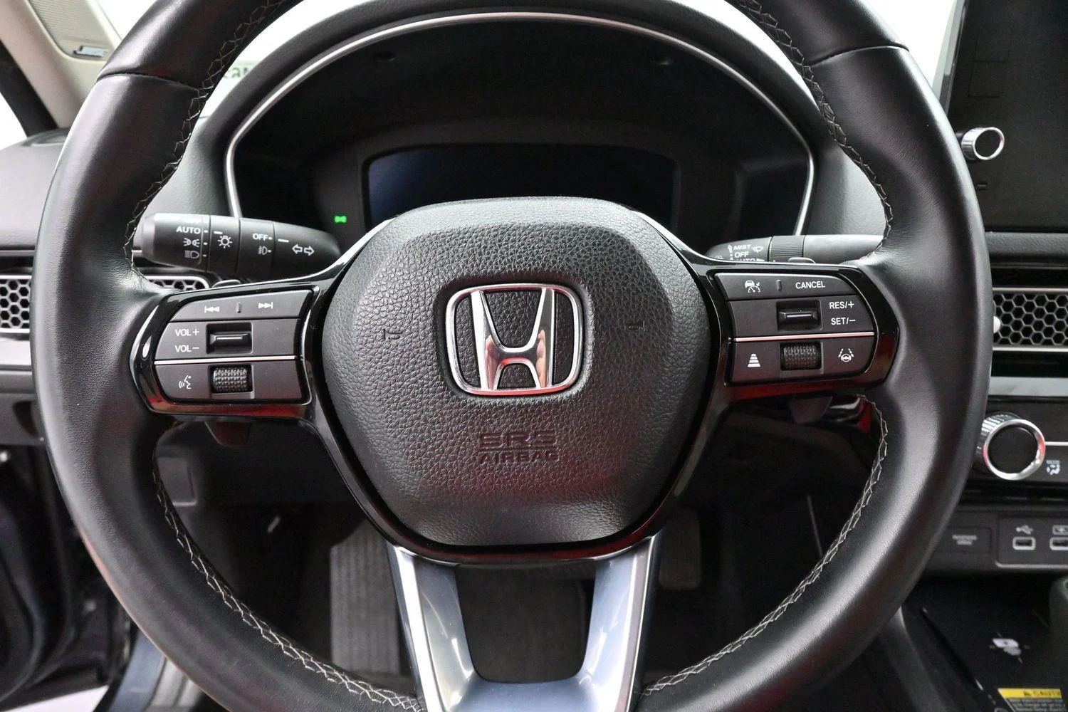 Used 2024 Meteorite Gray Metallic Honda Touring image 16