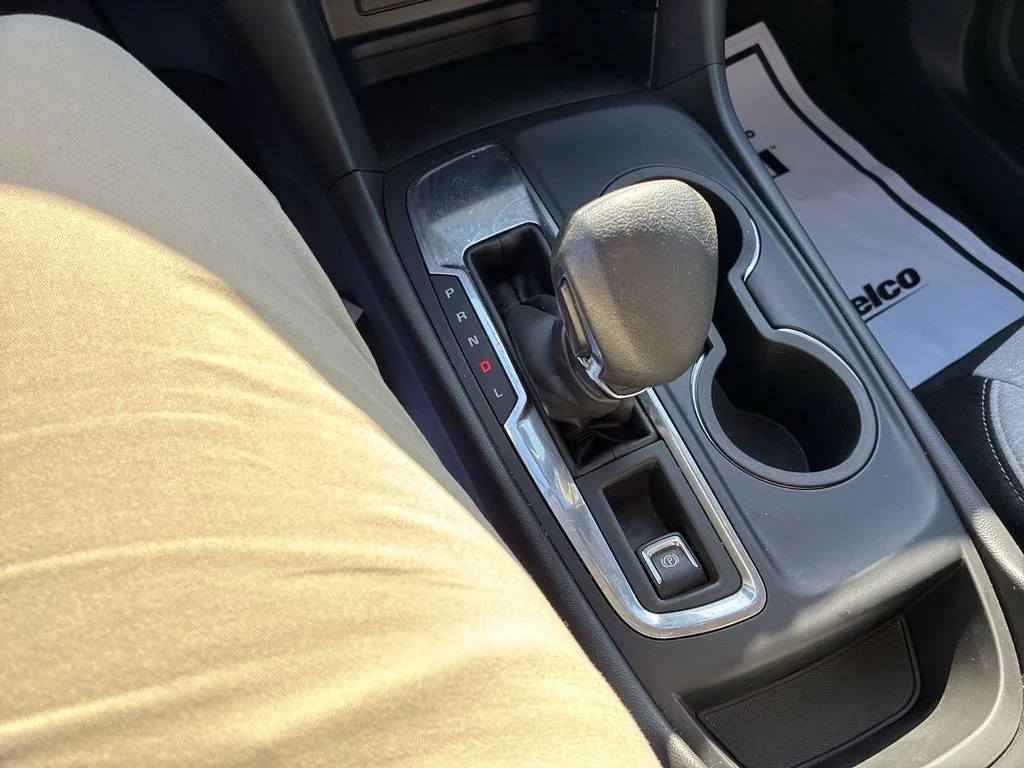 Used 2022 White Chevrolet LS image 18
