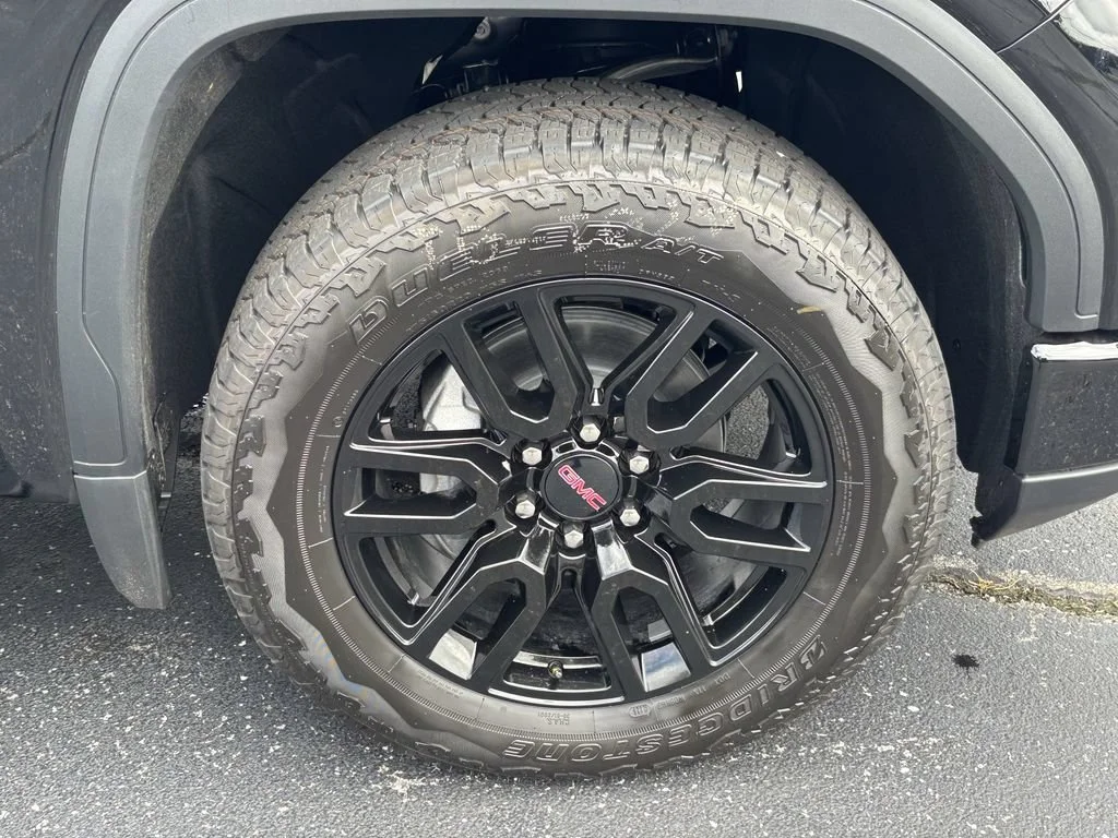 New 2026 Onyx Black GMC Elevation image 10