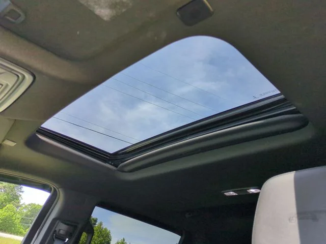 Used 2022 Blue GMC AT4 image 22