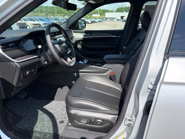 New 2026 Silver Jeep  image 14
