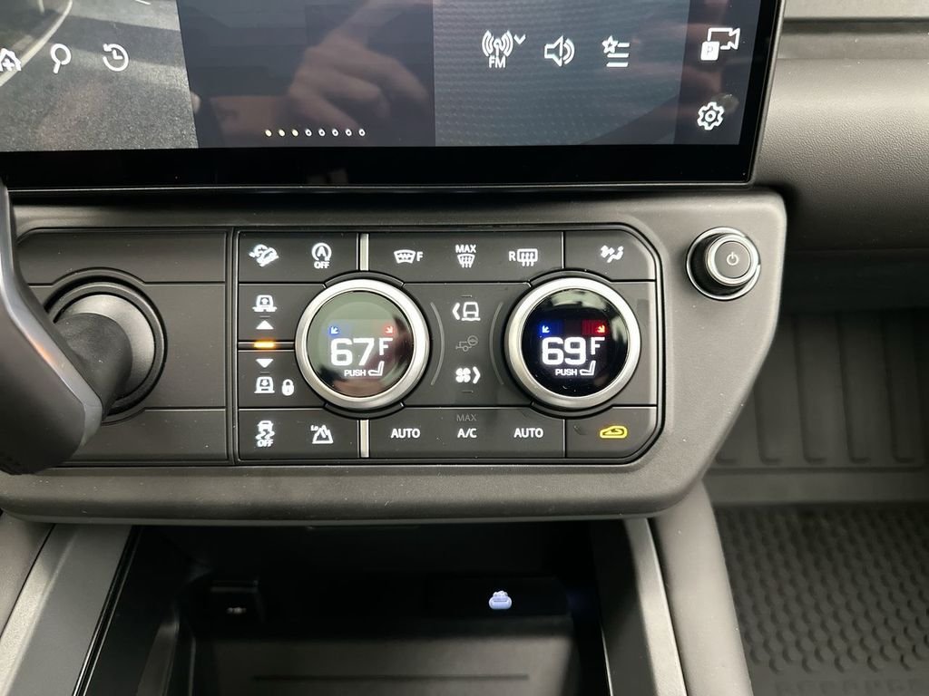 New 2026 Fuji White Land Rover S image 13
