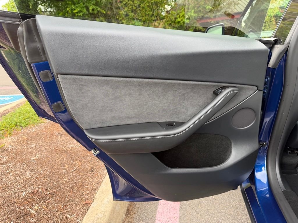 Used 2025 Deep Blue Metallic Tesla Long Range image 26