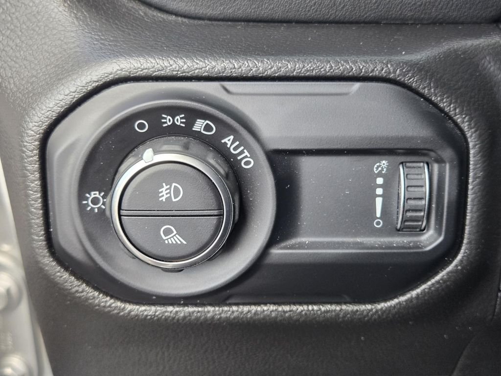 Used 2023 Silver Jeep Overland image 24
