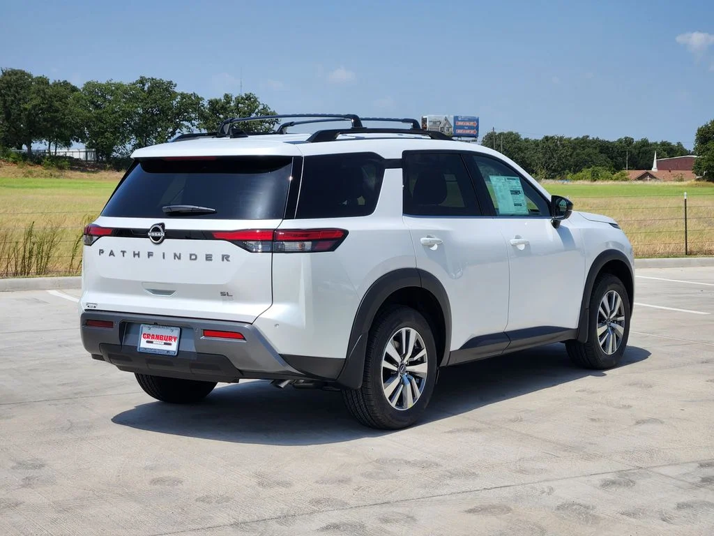 New 2026 Everest White Pearl TriCoat Nissan SL image 5