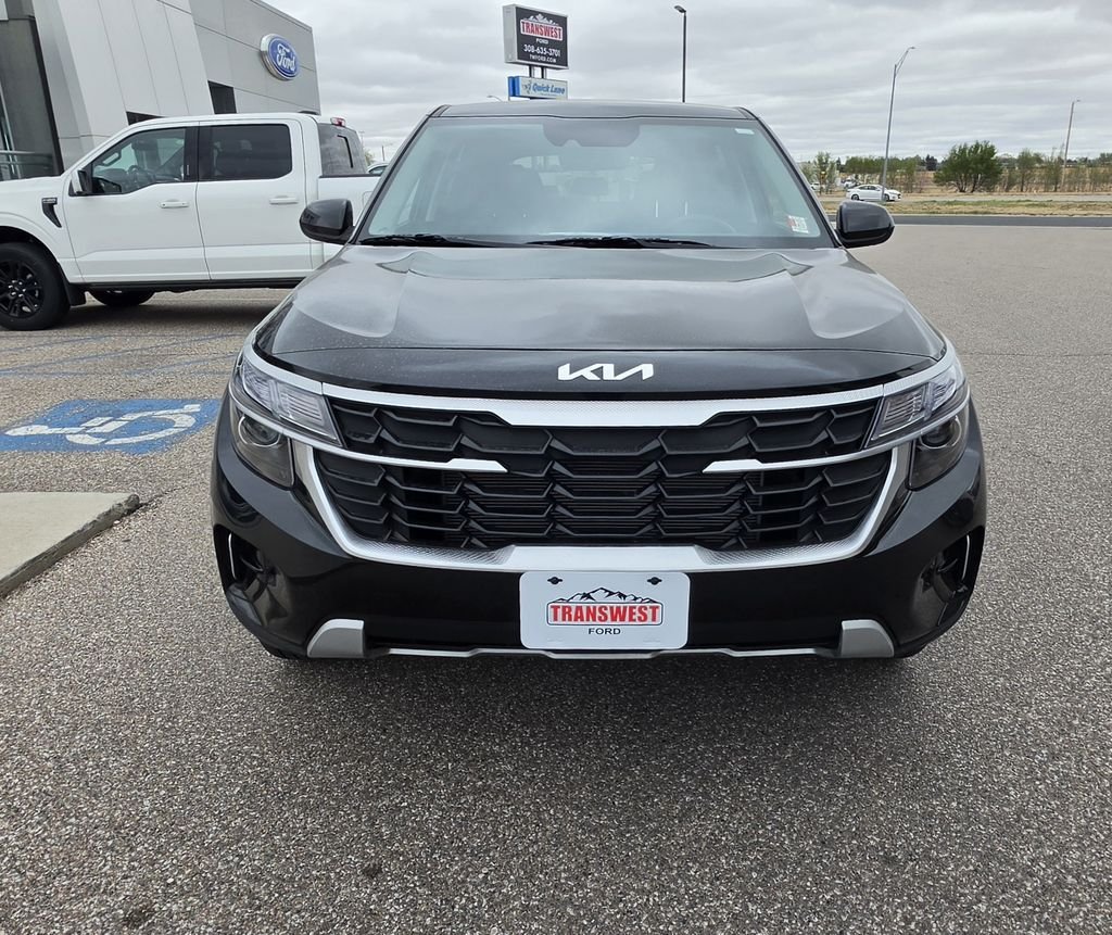 Used 2026 Black Kia LX image 3