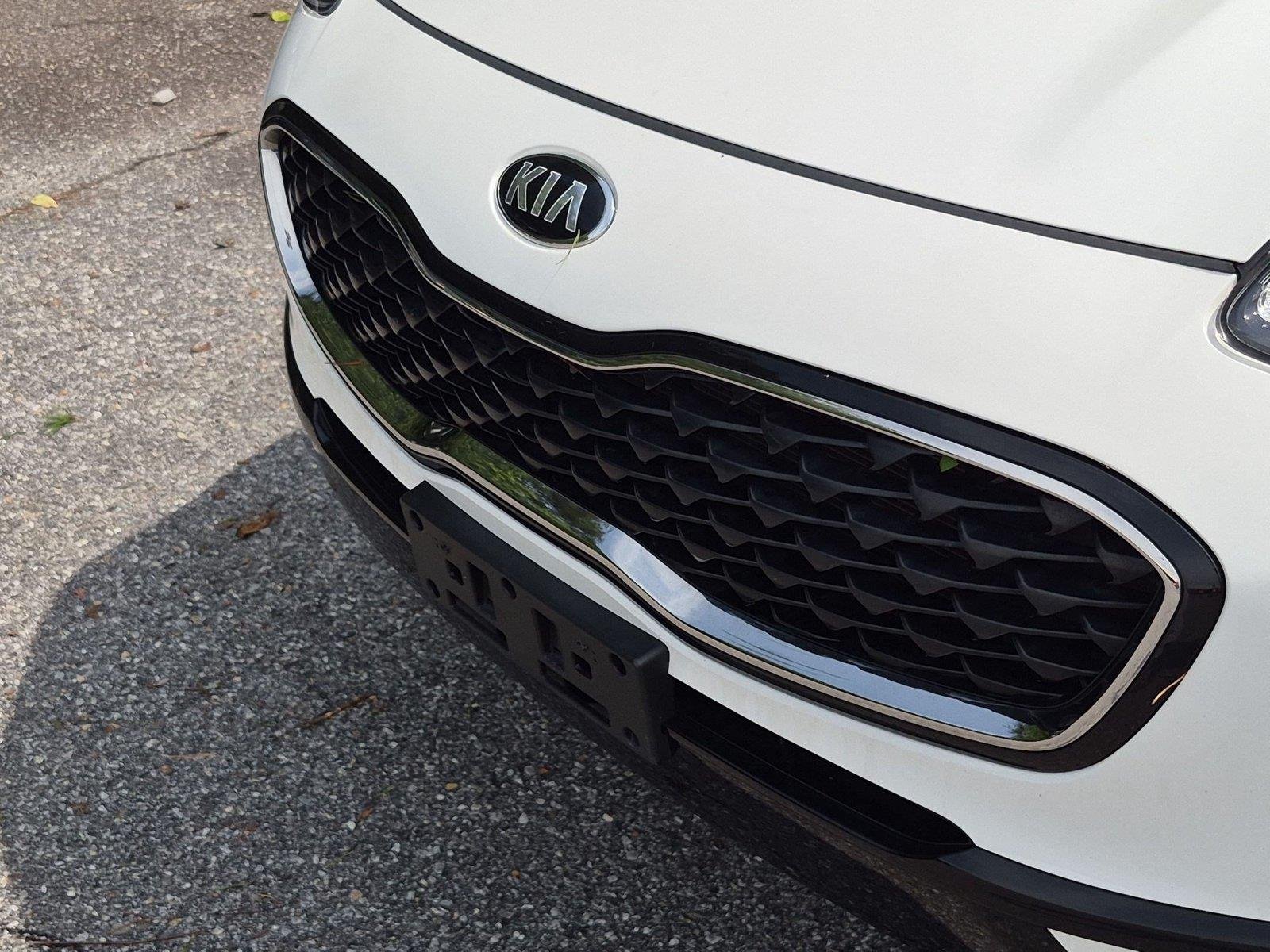 Used 2020 Clear White Kia LX image 14