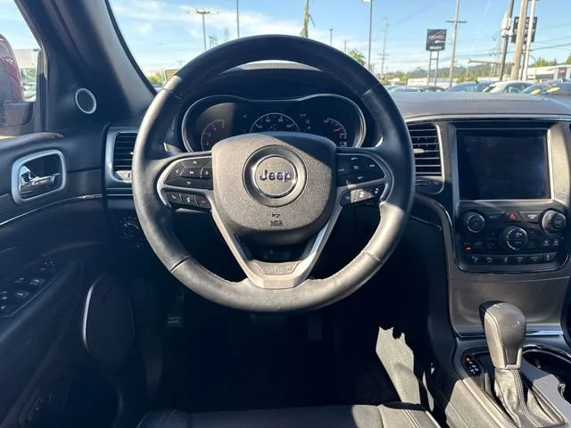 Used 2018 Velvet Red Pearlcoat Jeep High Altitude image 17