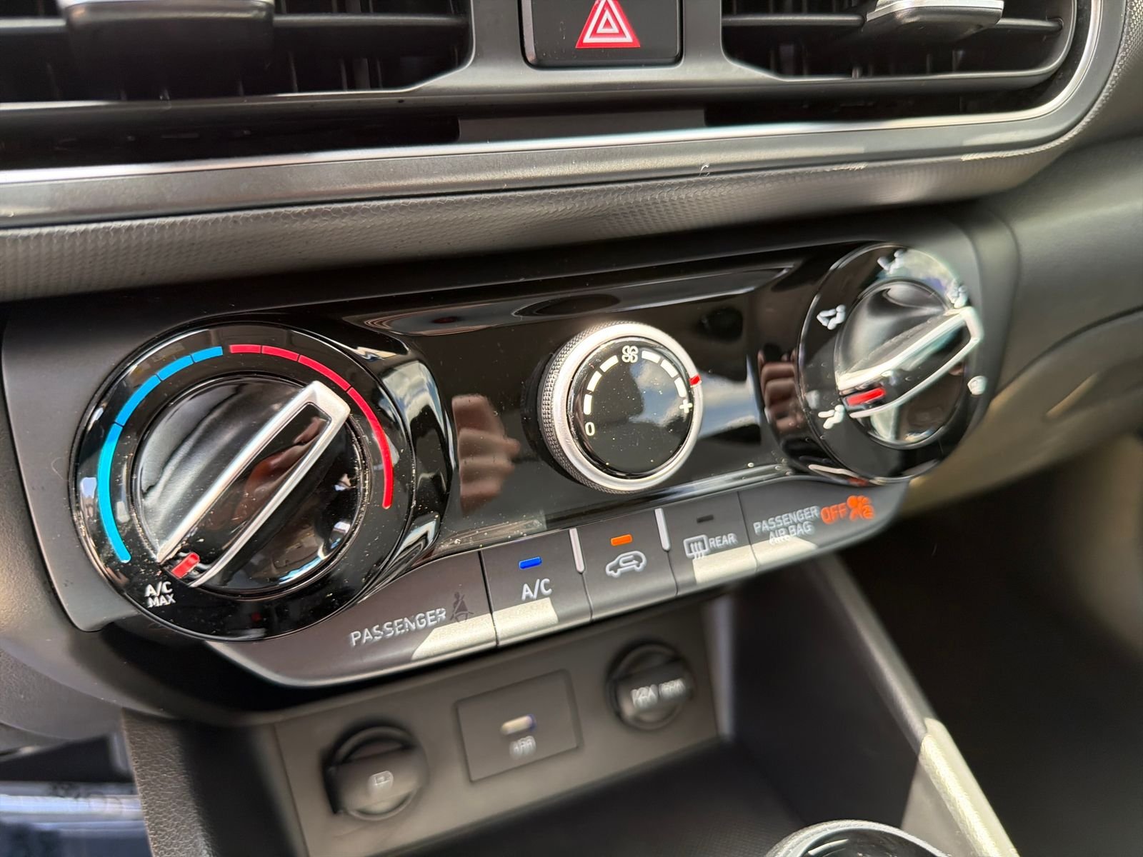 Used 2023 Abyss Black Hyundai SEL image 20